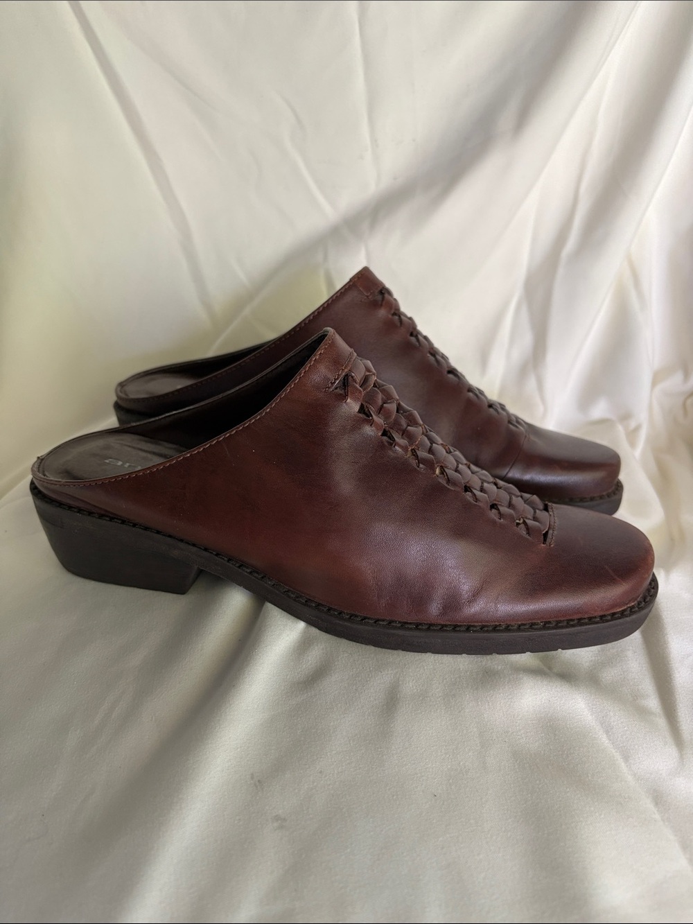 Vintage Y2K 1991 Andiamo Brazil Leather Brown Braided Mules